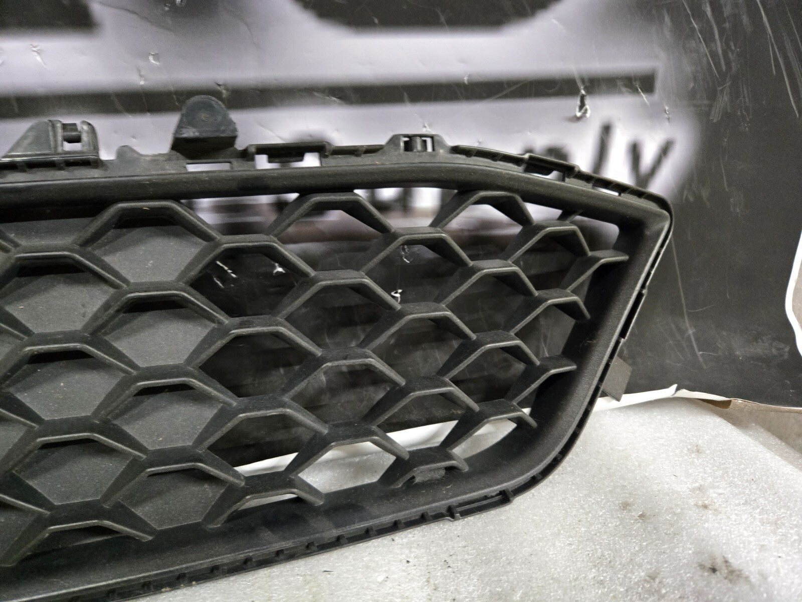 2017-2021 ALFA ROMEO GIULIA FRONT BUMPER LEFT LOWER GRILLE 156107969 OEM