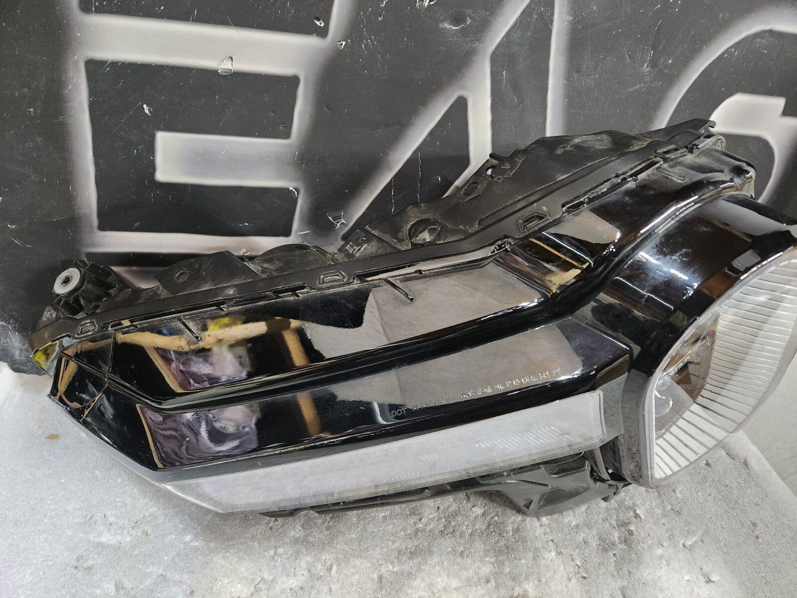 2021 2022 2023 RIVIAN R1T RIGHT PASSENGER SIDE LED HEADLIGHT COMPLETE OEM