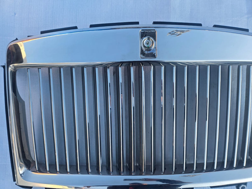 2019 - 2023 Rolls-Royce Cullinan Front Center Chrome Radiator Grille OEM 7448950
