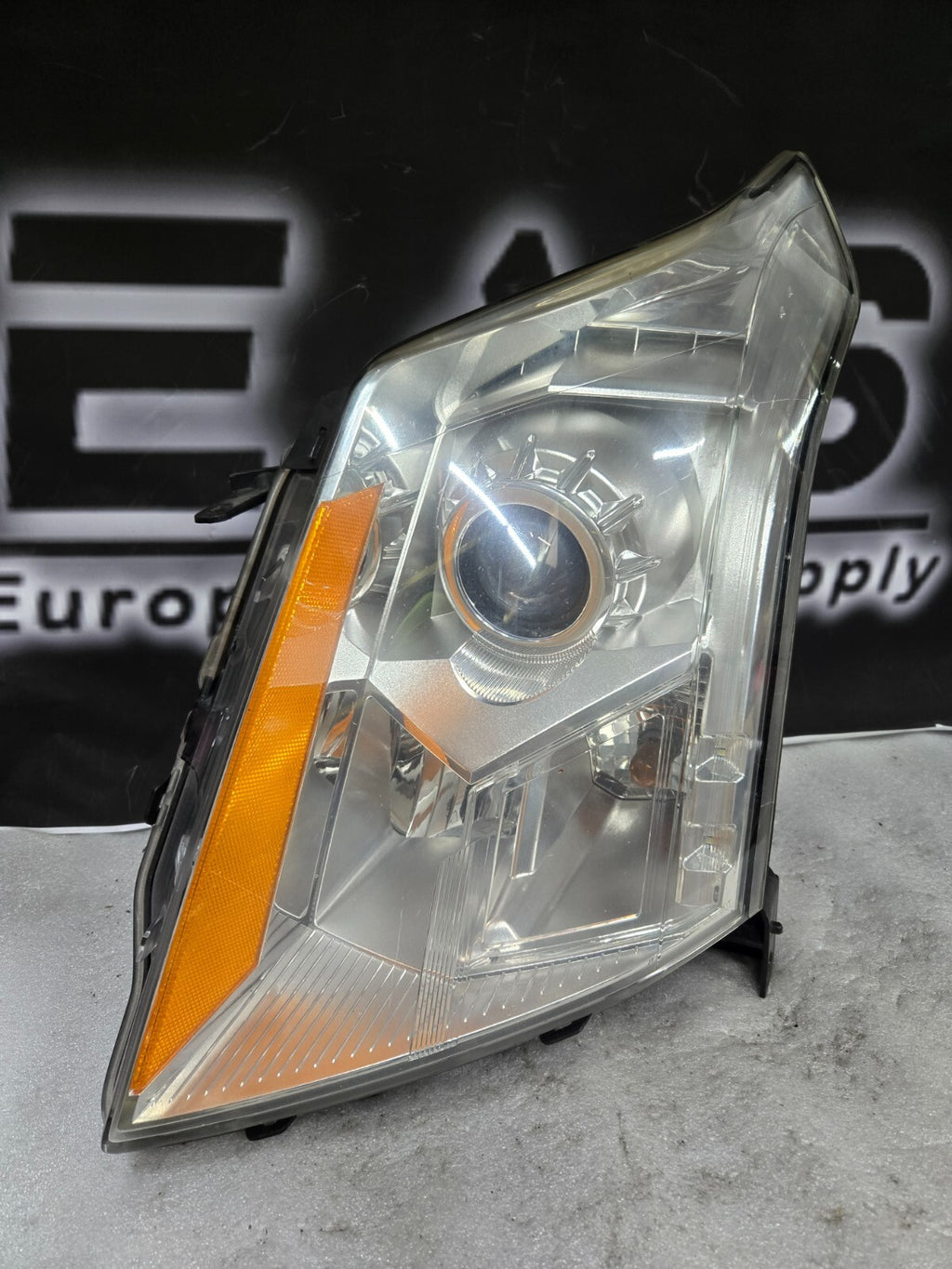 2010-2013 Cadillac SRX Left Driver Side Headlight Halogen OEM 22853872