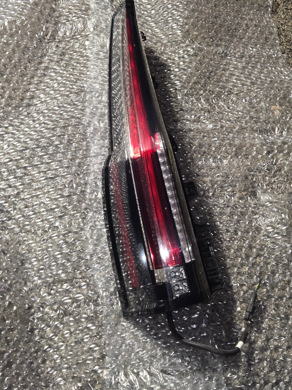 2015-2020 Cadillac Escalade Left LH Driver Side LED Taillight OEM 84211920