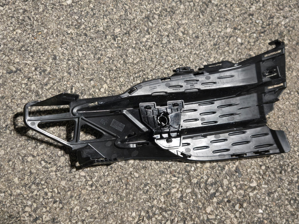 2019 2020-2023 MERCEDES BENZ GLE RIGHT PASSENGER BUMPER GRILLE TRIM A1678853810
