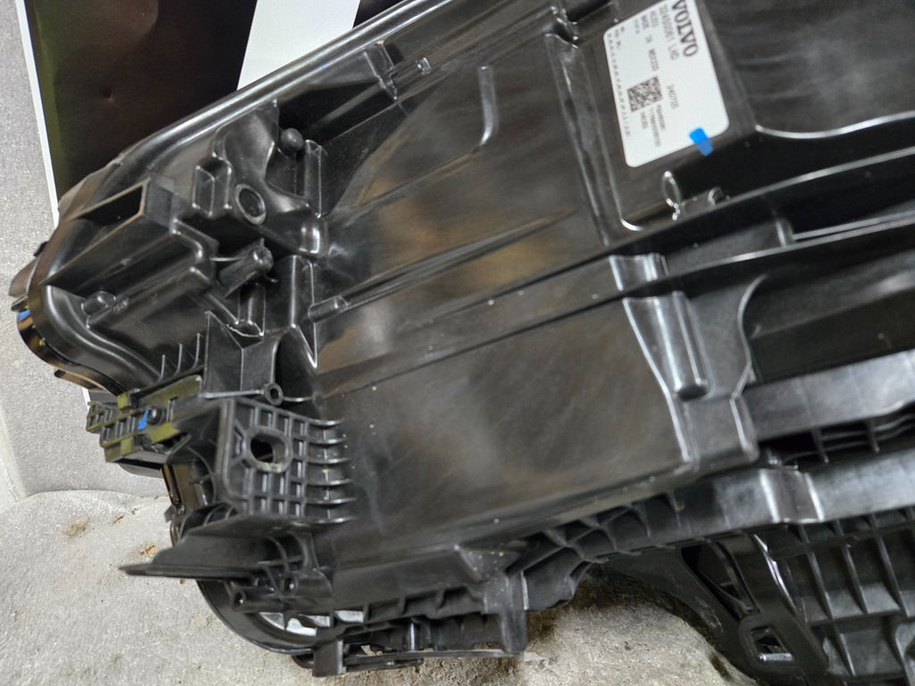 2025 VOLVO EX90 ULTRA RIGHT RH PASSENGER SIDE LED HEADLIGHT OEM 32450061