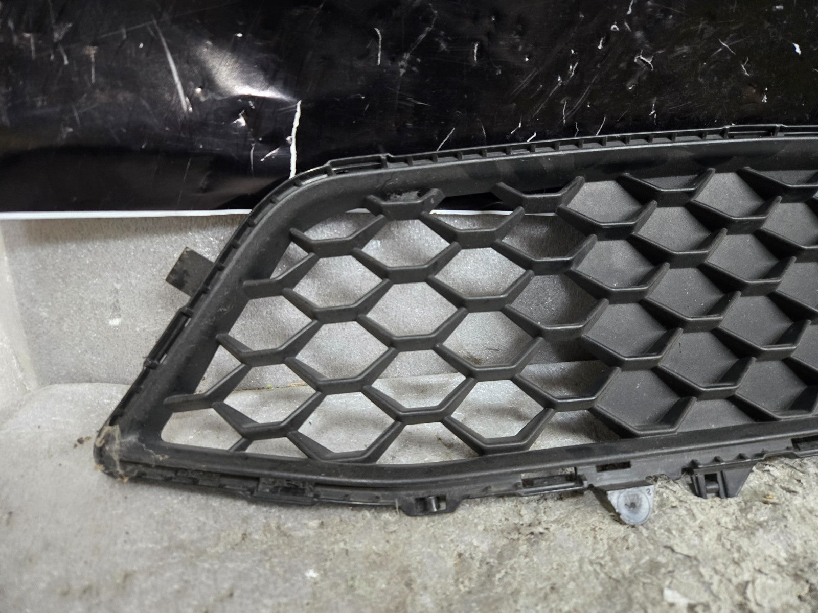 2017-2019 ALFA ROMEO GIULIA GENUINE FRONT LEFT BUMPER GRILLE TRIM OEM 156107969