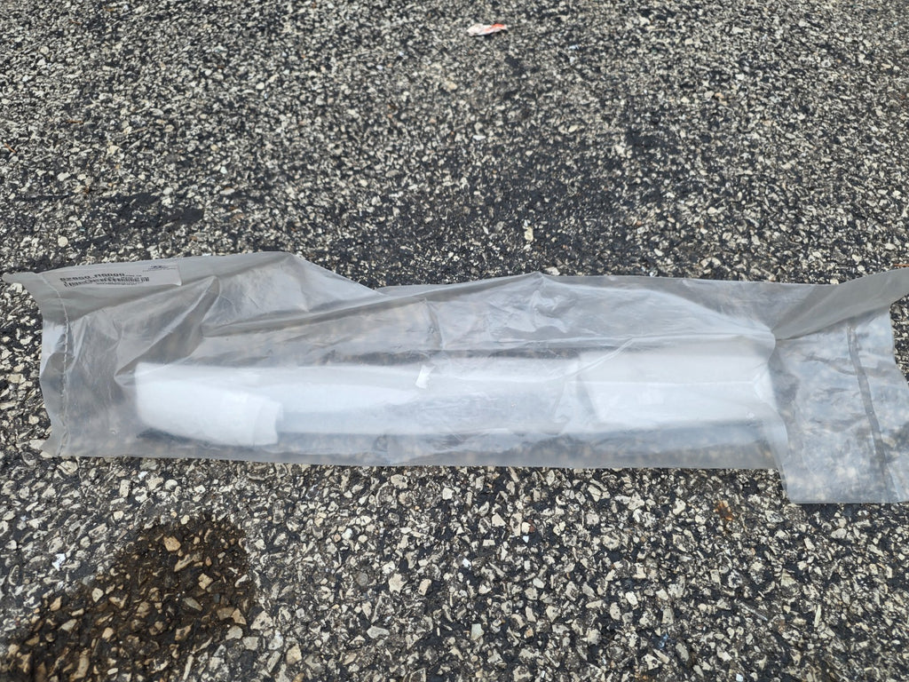 2024 - 2026 HYUNDAI SANTA FE LEFT LH ROCKER MOLDING COVER PANEL OEM 82850-R6000