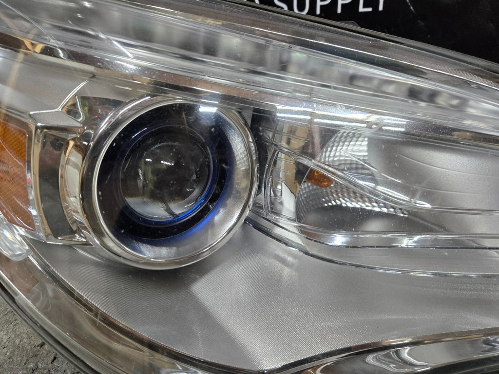 2013-2017 Buick Enclave Xenon HID Headlight NON-AFS Right Passenger Side OEM