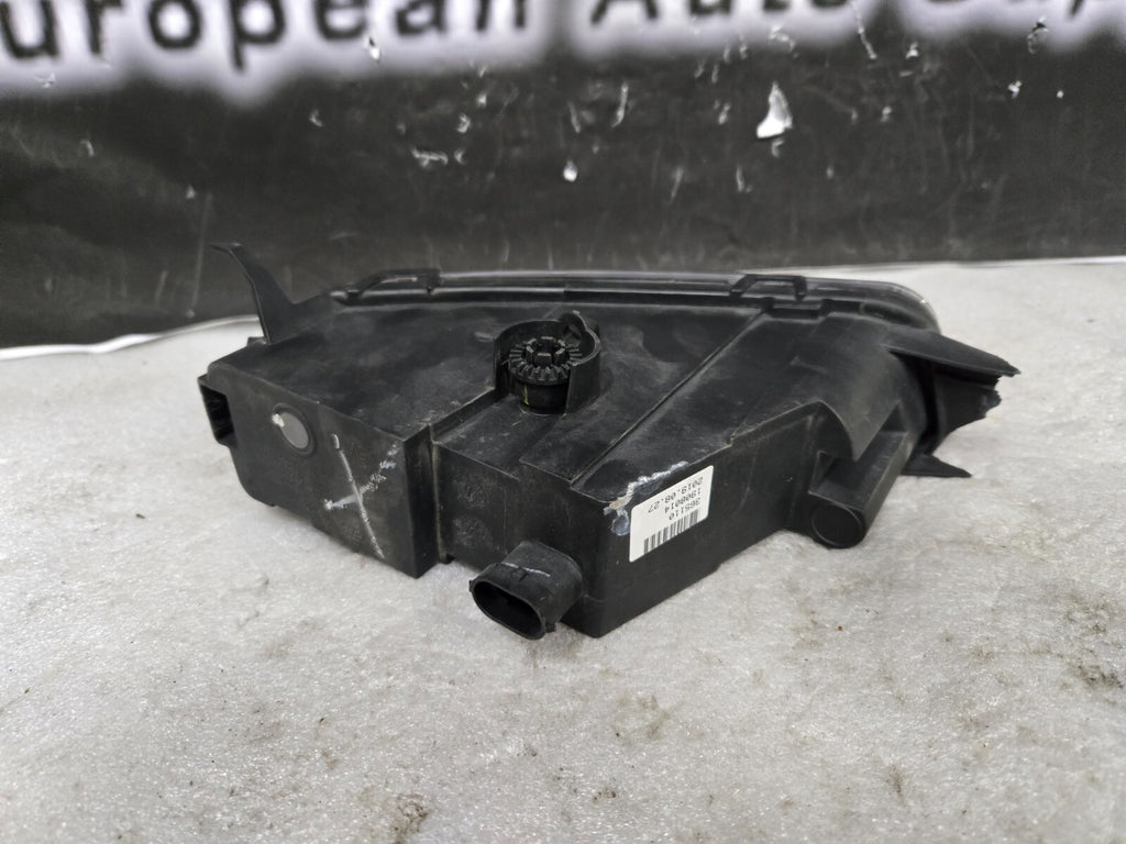 2017 - 2023 Jeep Grand Cherokee Dodge Durango RH LED Fog Light OEM 68275510AC