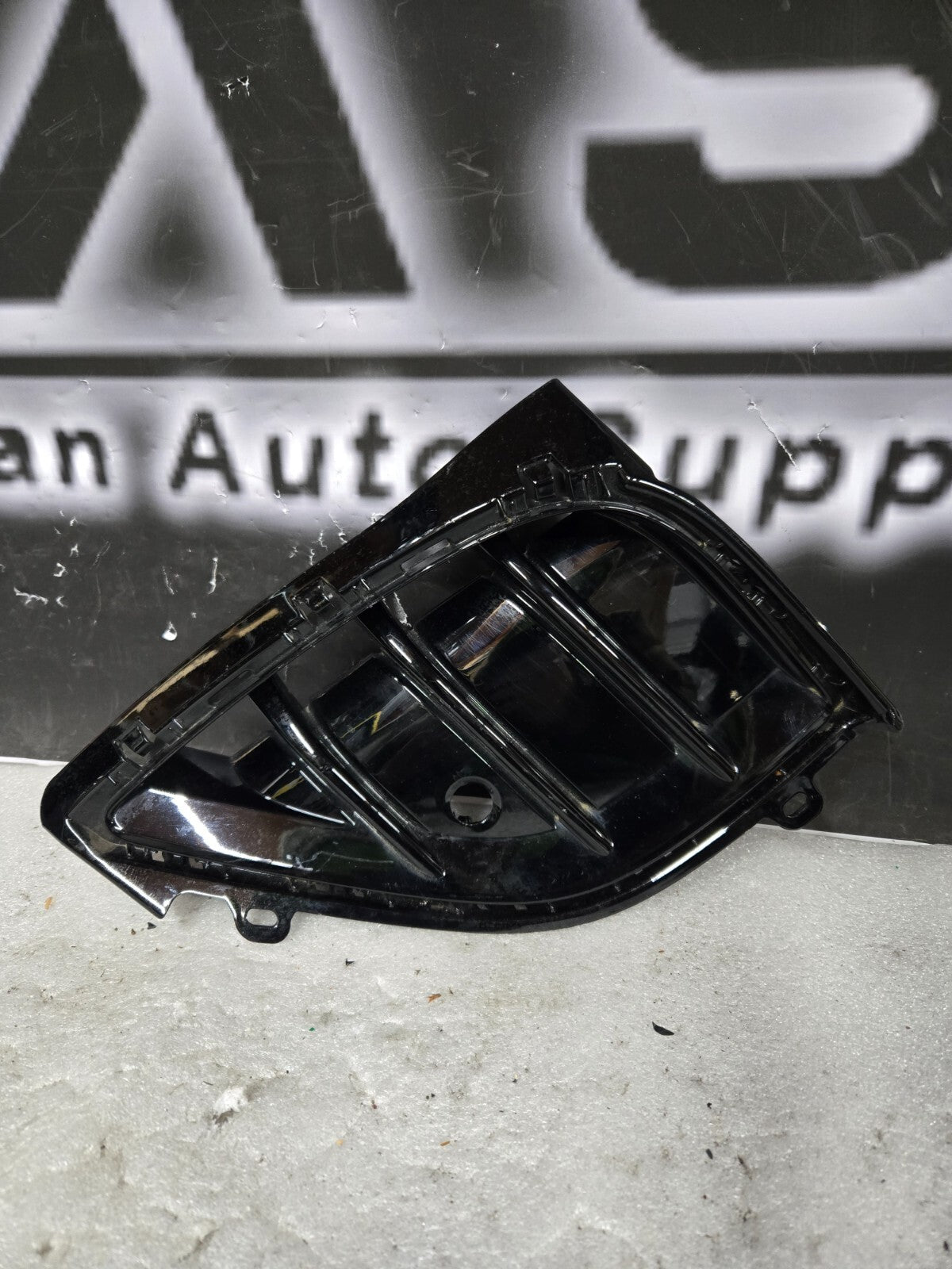 2021 2022 VOLKSWAGEN ID.4 RH RIGHT FOG LIGHT COVER BEZEL W/SENSOR HOLE OEM