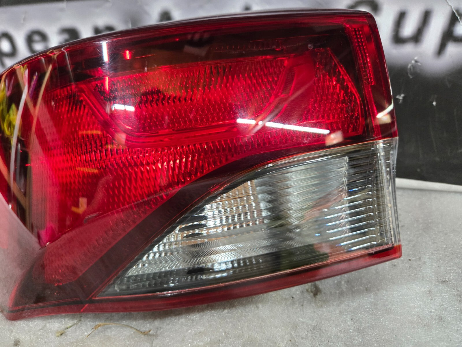 2022-2024 CHEVROLET TRAILBLAZER DRIVER LEFT REAR BRAKE TAIL LIGHT OEM 42764063