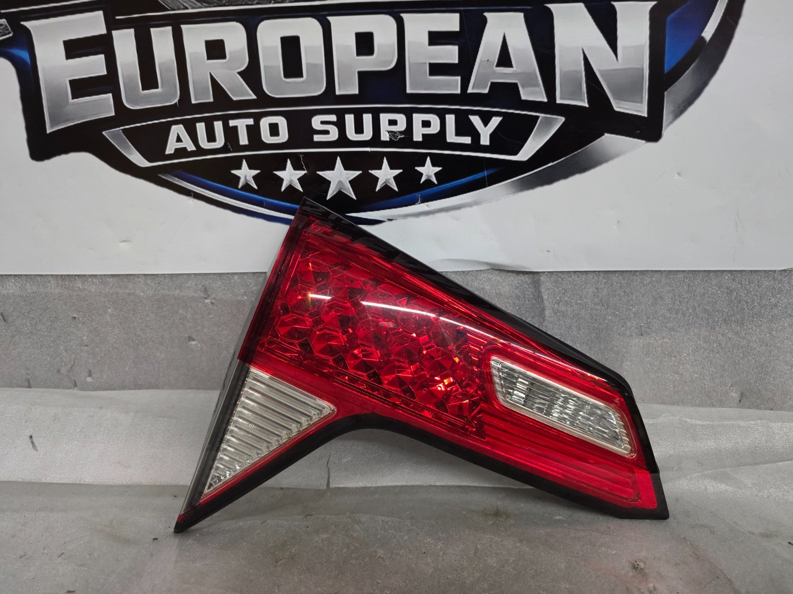 2016-2018 HONDA HR-V HRV LEFT LH DRIVER SIDE INNER TAIL LIGHT BRAKE LAMP OEM