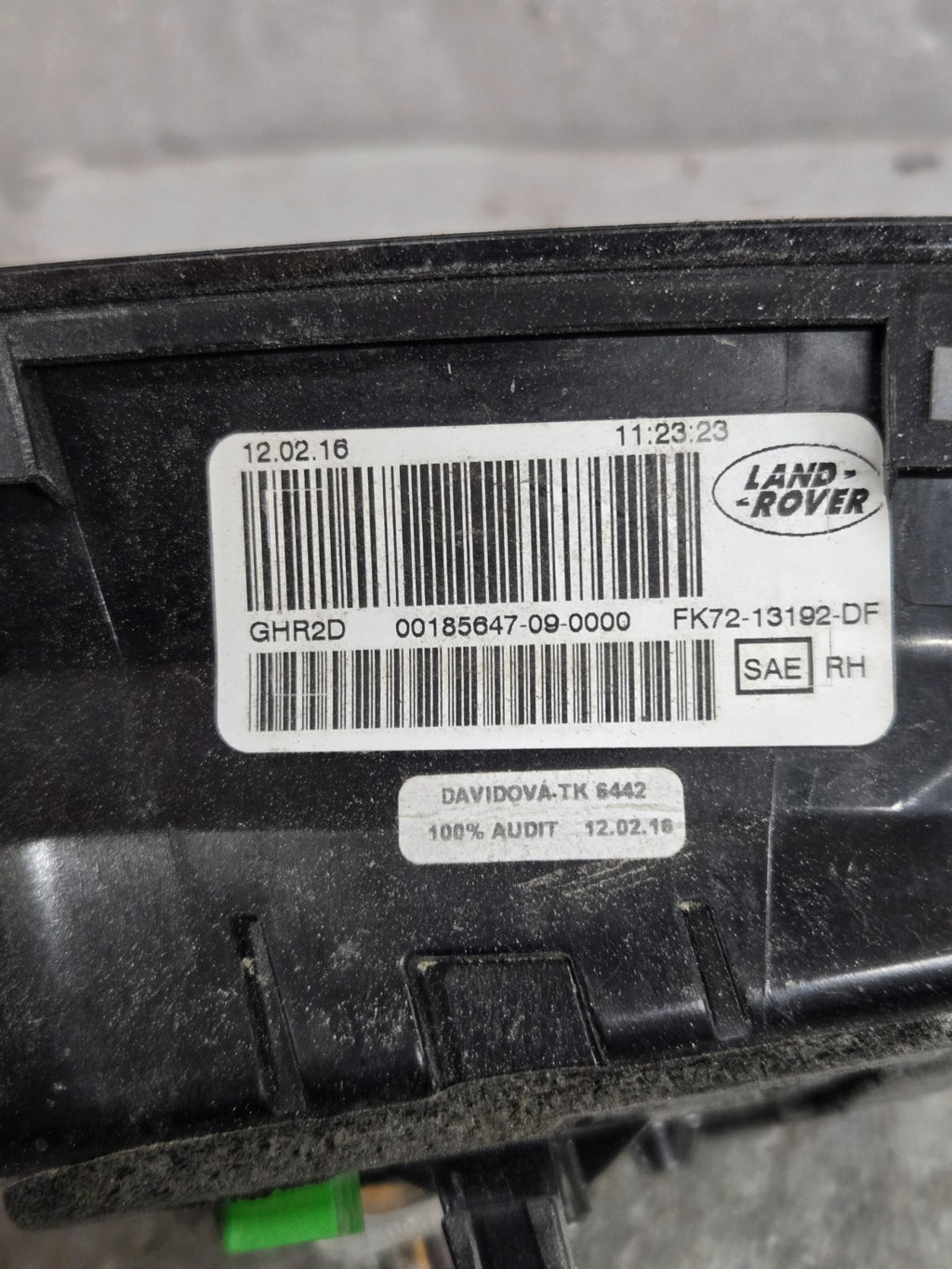 2015-2019 LAND ROVER DISCOVERY SPORT (L550) RIGHT REAR INNER TAILLIGHT LIGHT OEM