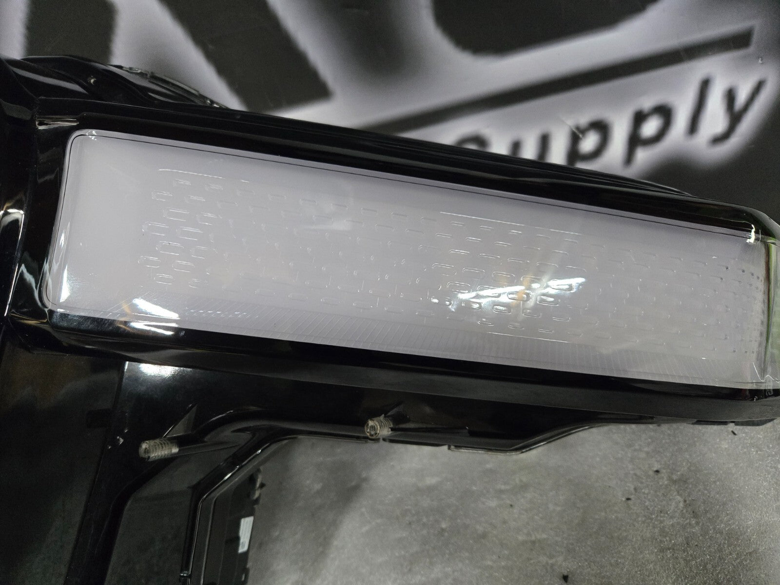 2022 2023 2024 Rivian R1T R1S Headlight LED LH Front Left Driver PT00000465P OEM