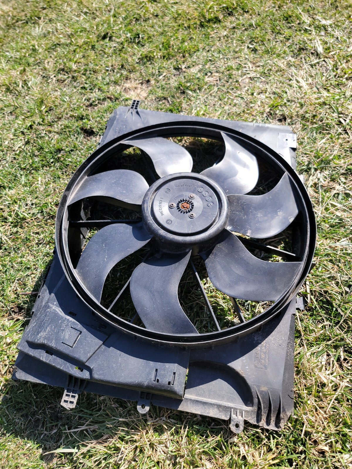 08-11 Mercedes W204 C300 Engine Radiator Cooling Fan Motor Assembly OEM 59k