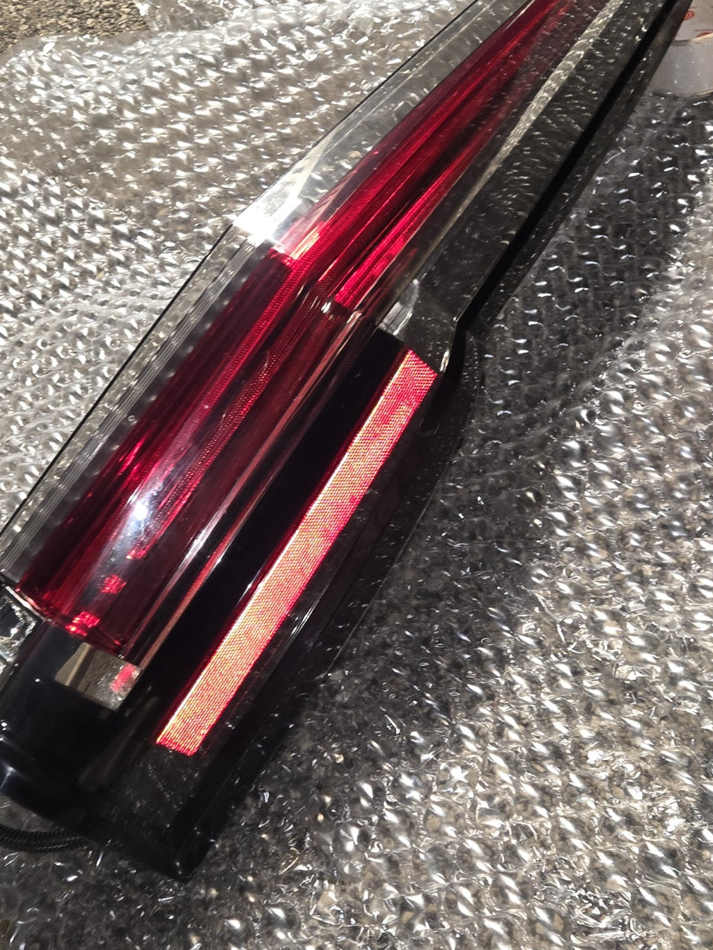 2015-2020 Cadillac Escalade Right RH Passenger Side LED Taillight OEM 84211921