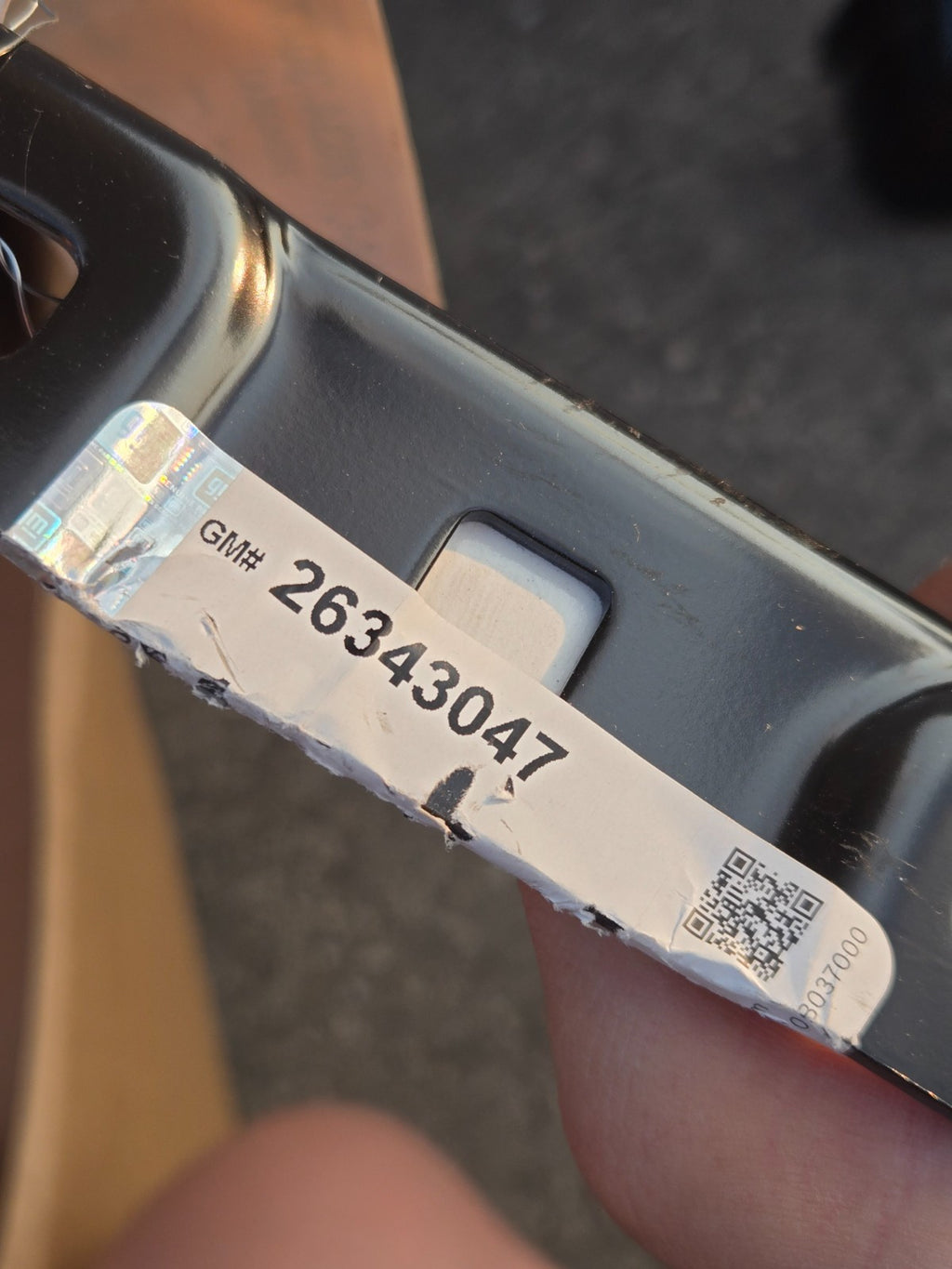 Genuine GM Hinge 26343047 NEW OEM