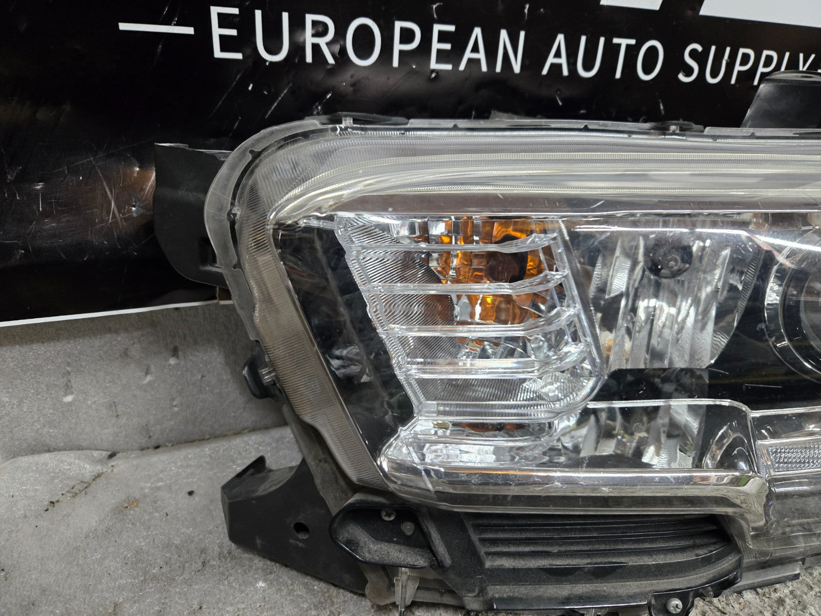 2016-2023 Toyota Tacoma Headlight Halogen LEFT LH Driver Side Genuine OEM