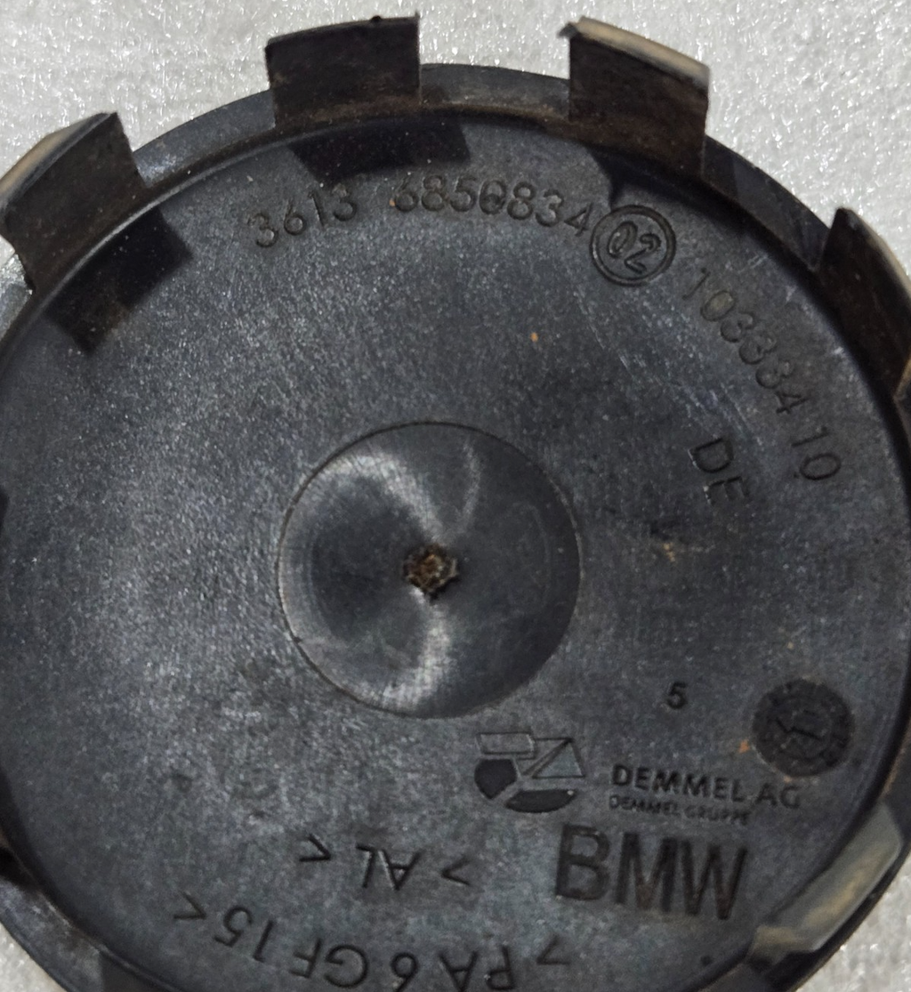 BMW Wheel Rim Center Hubcap Cover Hub Cap 3613-6850834 OEM 10333410 Emblem