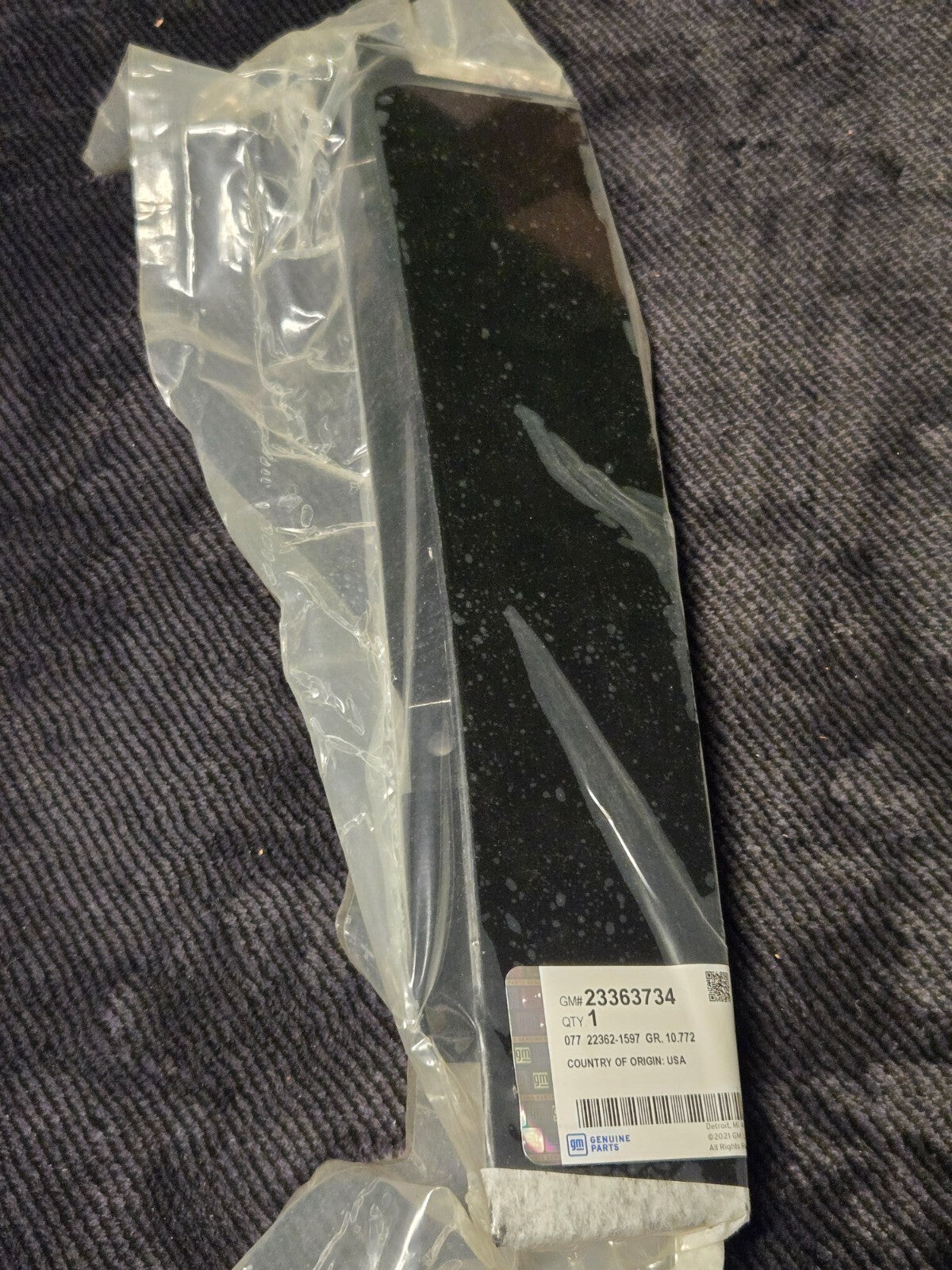 2017 - 2024 CADILLAC XT5 REAR LEFT DOOR B PILLAR APPLIQUE MOLDING OEM 23363734 L