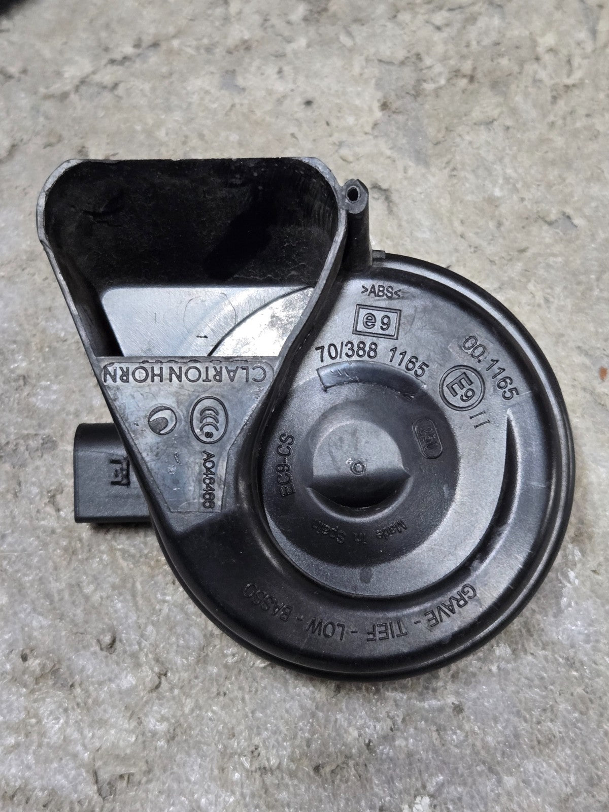 2007-2015 AUDI Q7 - HORN - LOW TONE / Frequency 4L0951221A OEM