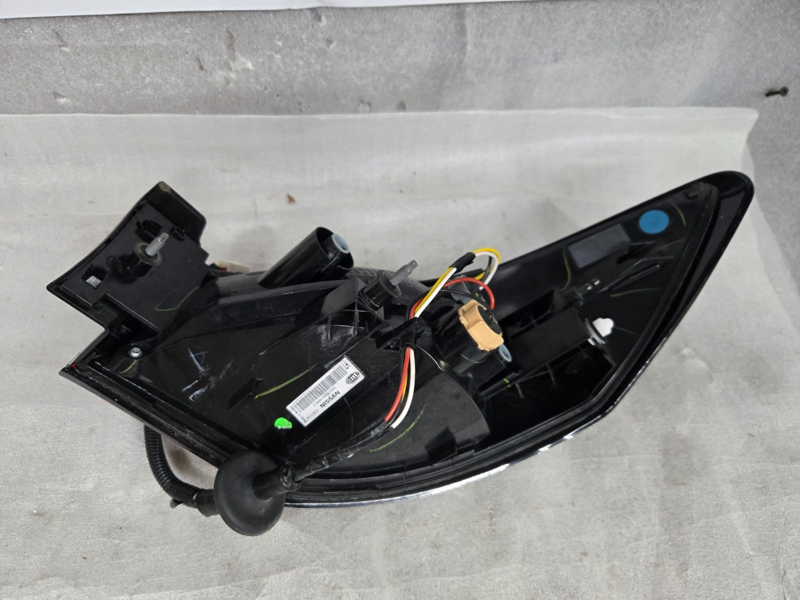 2020-2024 NISSAN SENTRA REAR LEFT TAIL LAMP ASSEMBLY USED OEM 26555-6LB0A