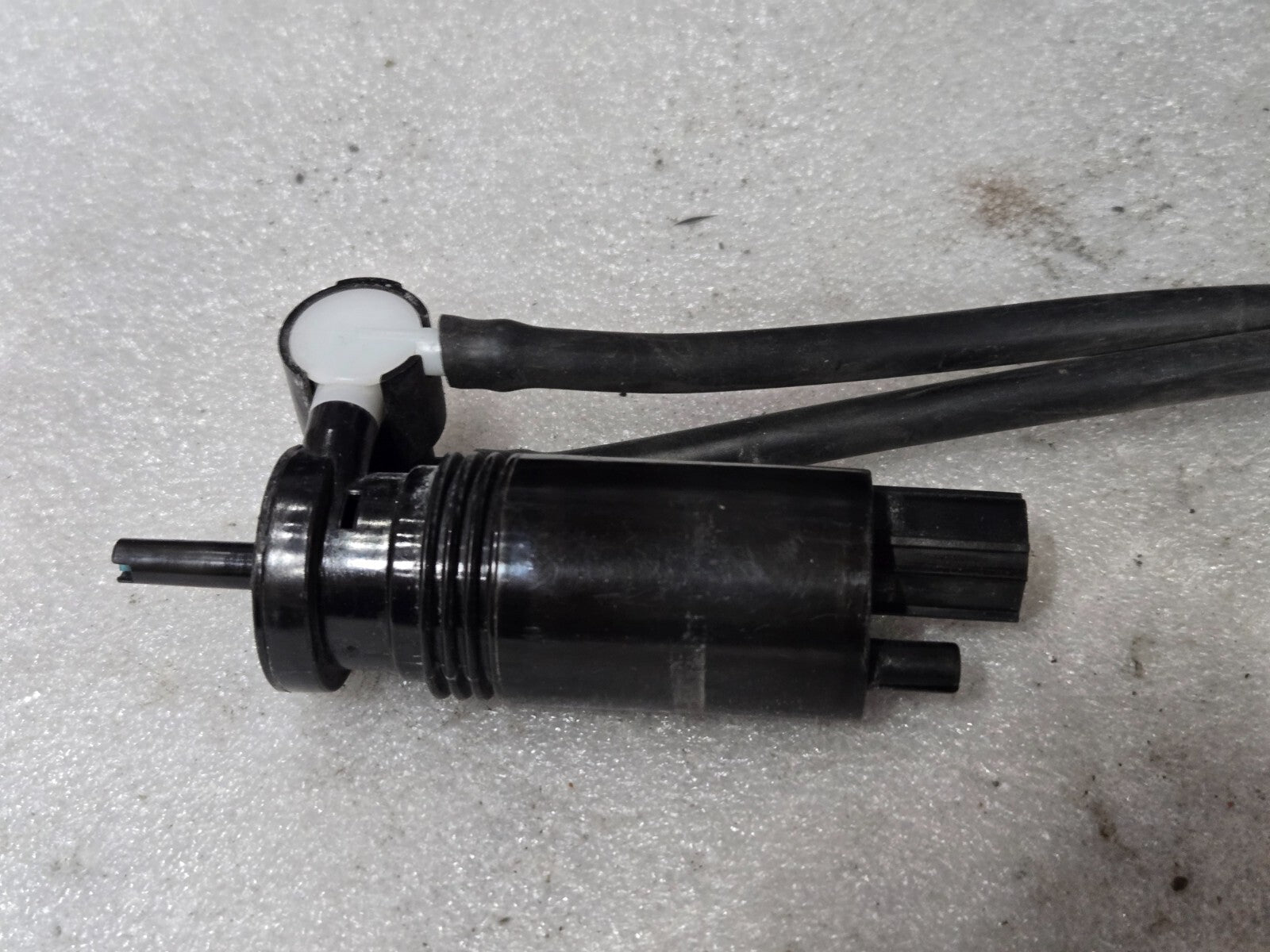 Jaguar E-Pace R X540 Windscreen Washer Tank Pump 1042518001 OEM