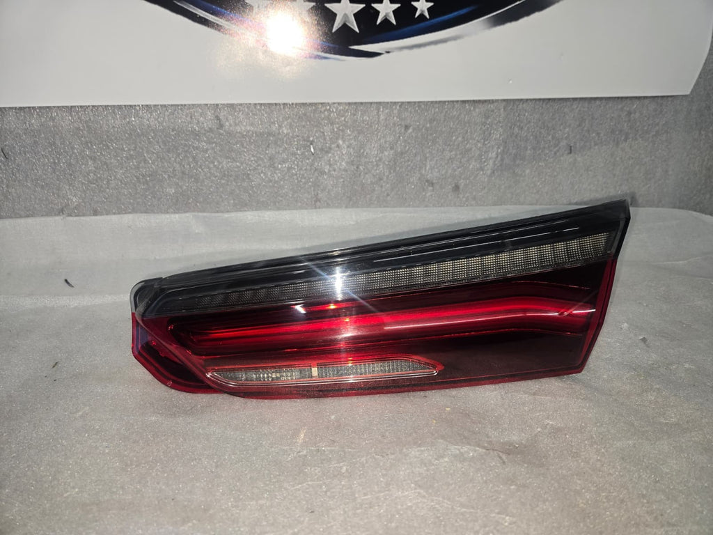 2019-2024 BMW 8 SERIES M8 RIGHT PASSENGER SIDE INNER TAILLIGHT H8744578013 OEM