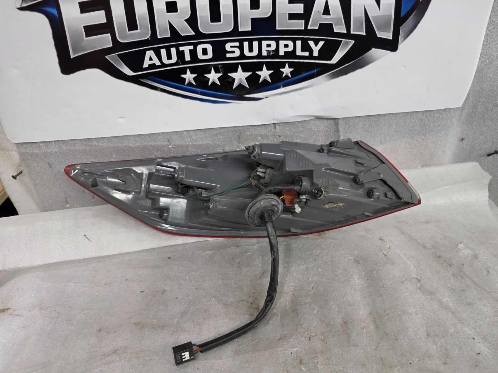 2017 2018 Hyundai Elantra Right Passenger Tail Light Lamp Taillight OEM 92402F30