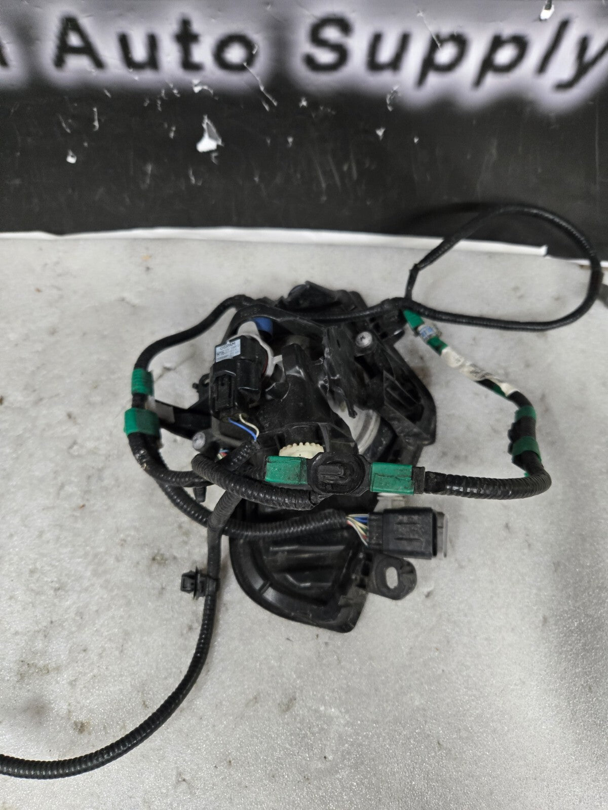 2019-2024 TOYOTA RAV 4 LEFT SIDE FOGLIGHT WITH COVER OEM 