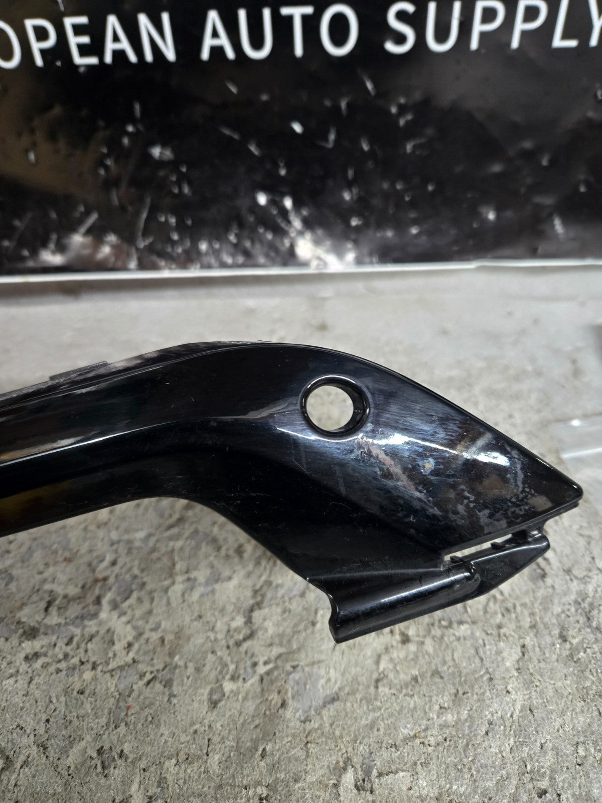 2019 2020 2021 2022 BMW X6 G06 Front Left LH Driver Bumper Molding 8092239 OEM
