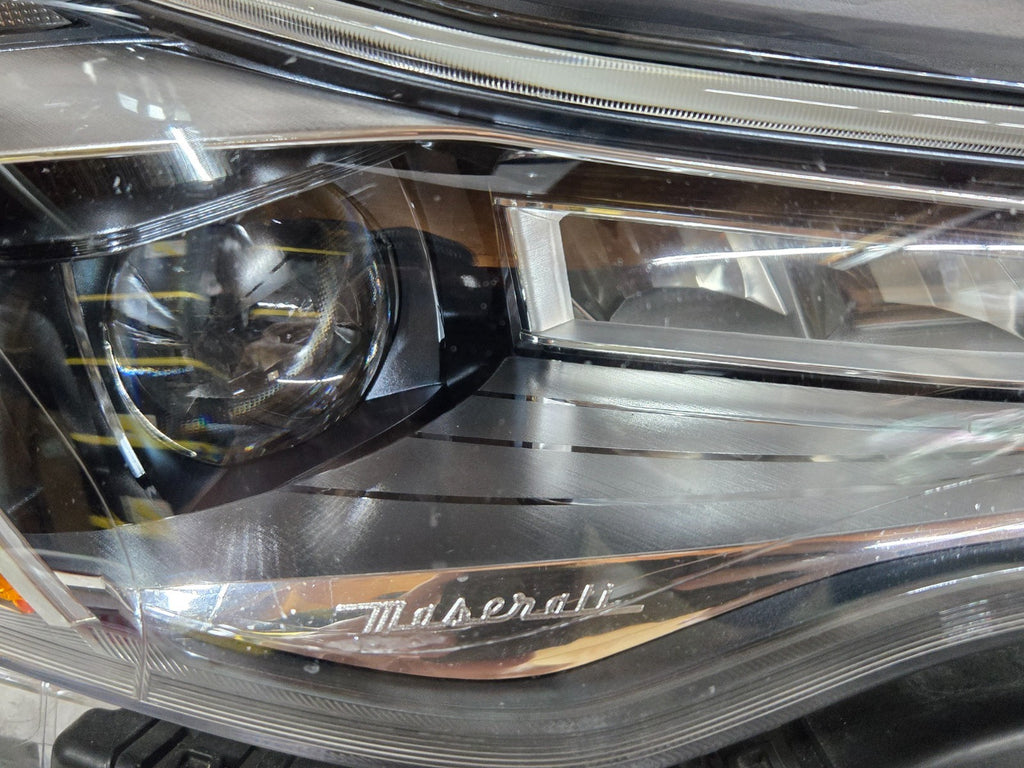 2018-2021 MASERATI QUATTROPORTE M156 RIGHT HEADLIGHT LED OEM 670100620 COMPLETE