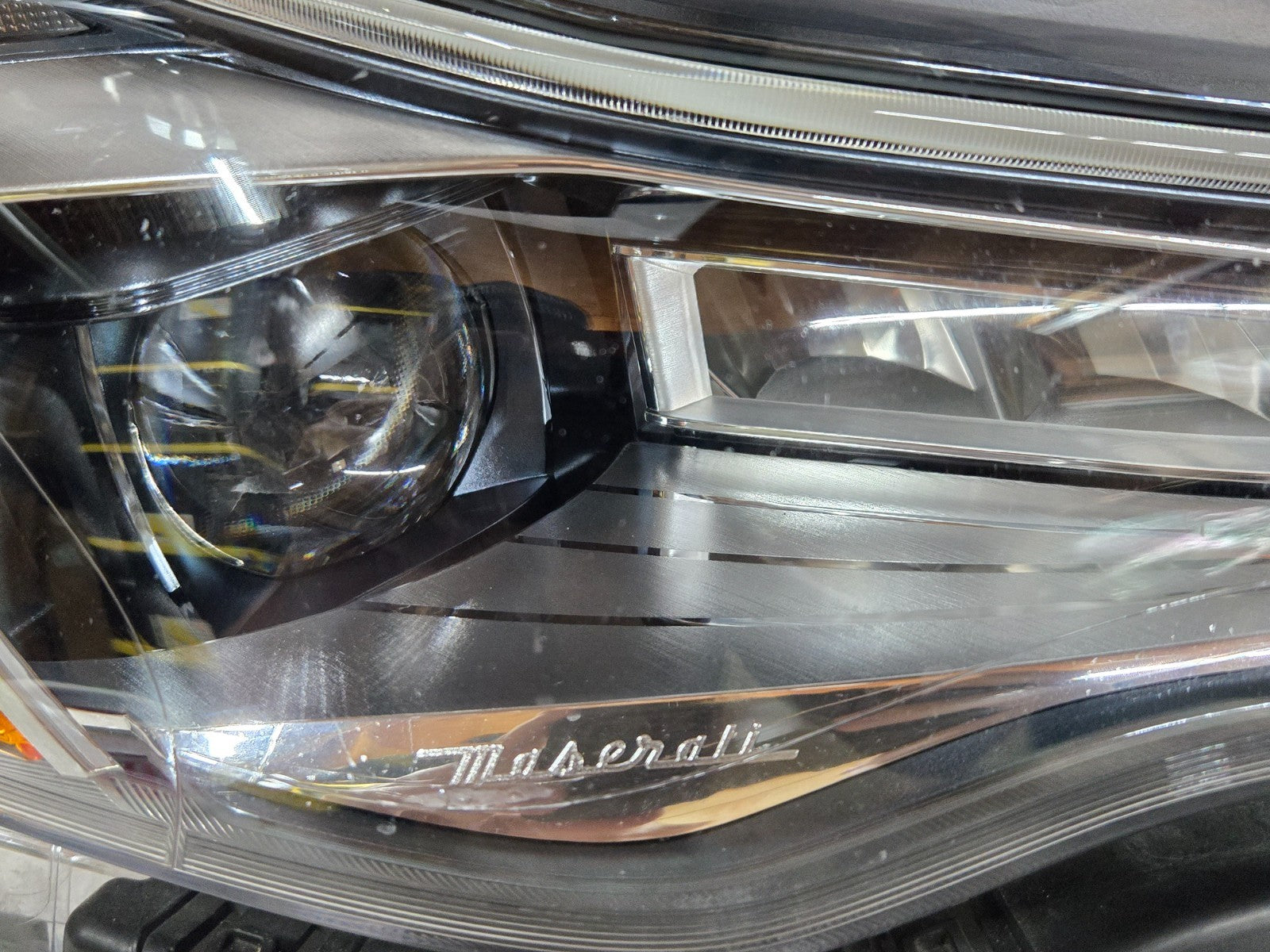 2018-2021 MASERATI QUATTROPORTE M156 RIGHT HEADLIGHT LED OEM 670100620 COMPLETE