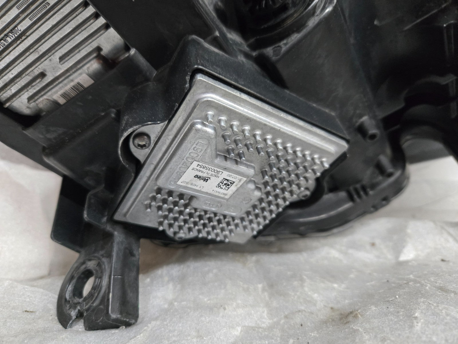 2017 - 2022 Jeep Grand Cherokee Left LH Non-AFS Xenon Headlight OEM 68426873AD