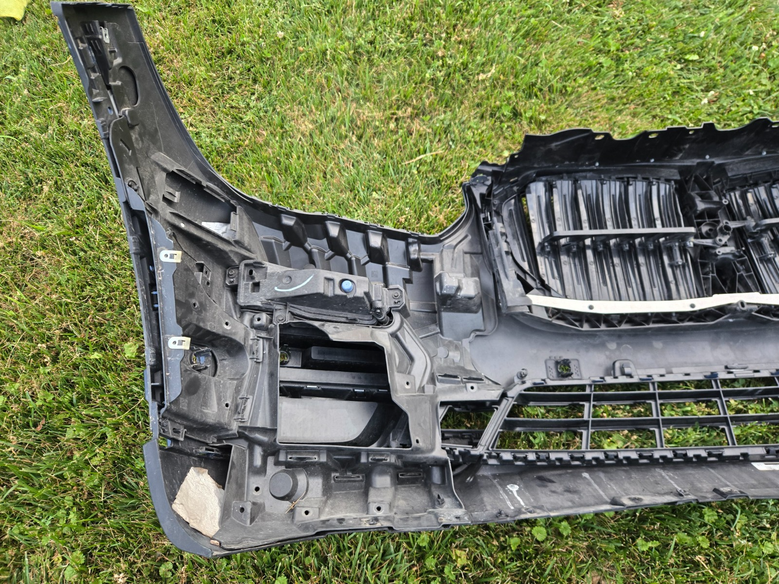 2019-2023 BMW X5 G05 FRONT BUMPER COVER 5111-7421791 OEM *NEAR COMPLETE