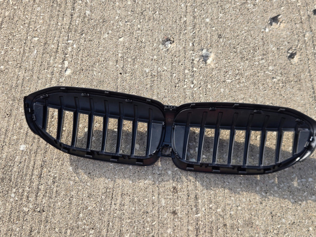 2019 2020 2021 BMW 330I BLACK FRONT GRILLE M340I G20 5113 192976-10 OEM