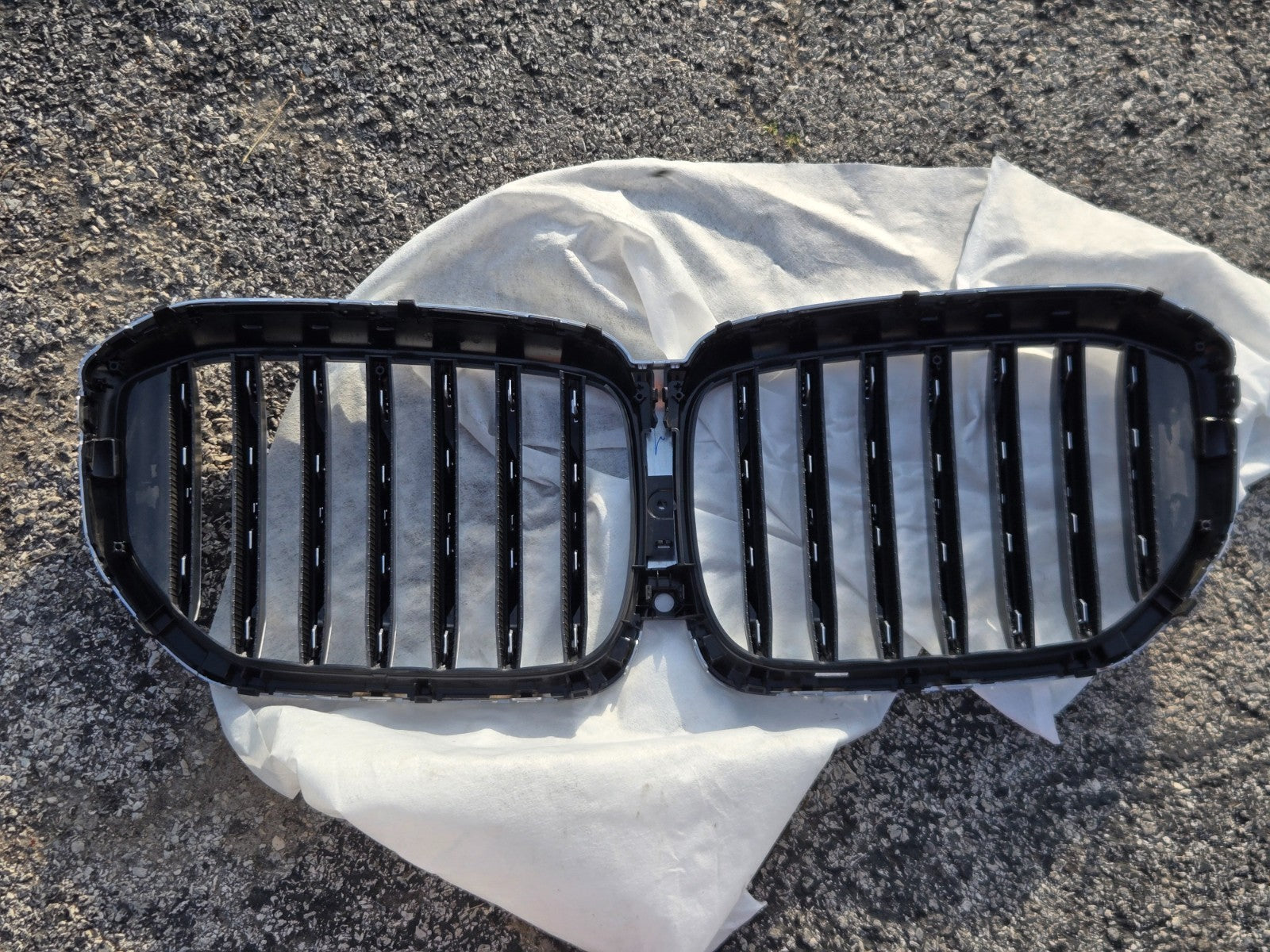 2019 2020 2021 2022 BMW X5 FRONT UPPER KIDNEY GRILLE OEM 164445-10
