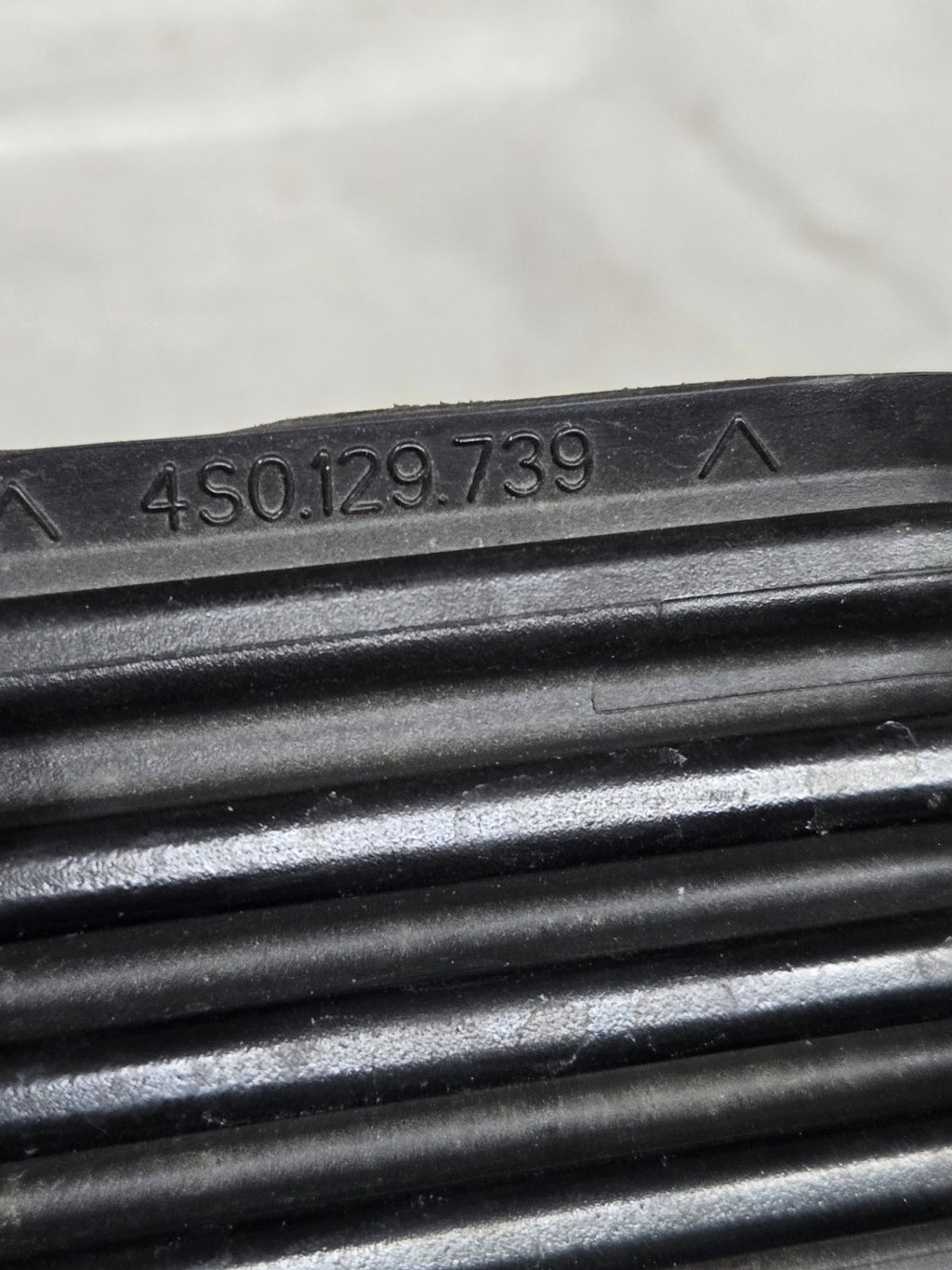 2017-2022 LAMBORGHINI HURACAN AUDI R8 INTAKE TUBE 4S0-129-739 4S0129739 OEM
