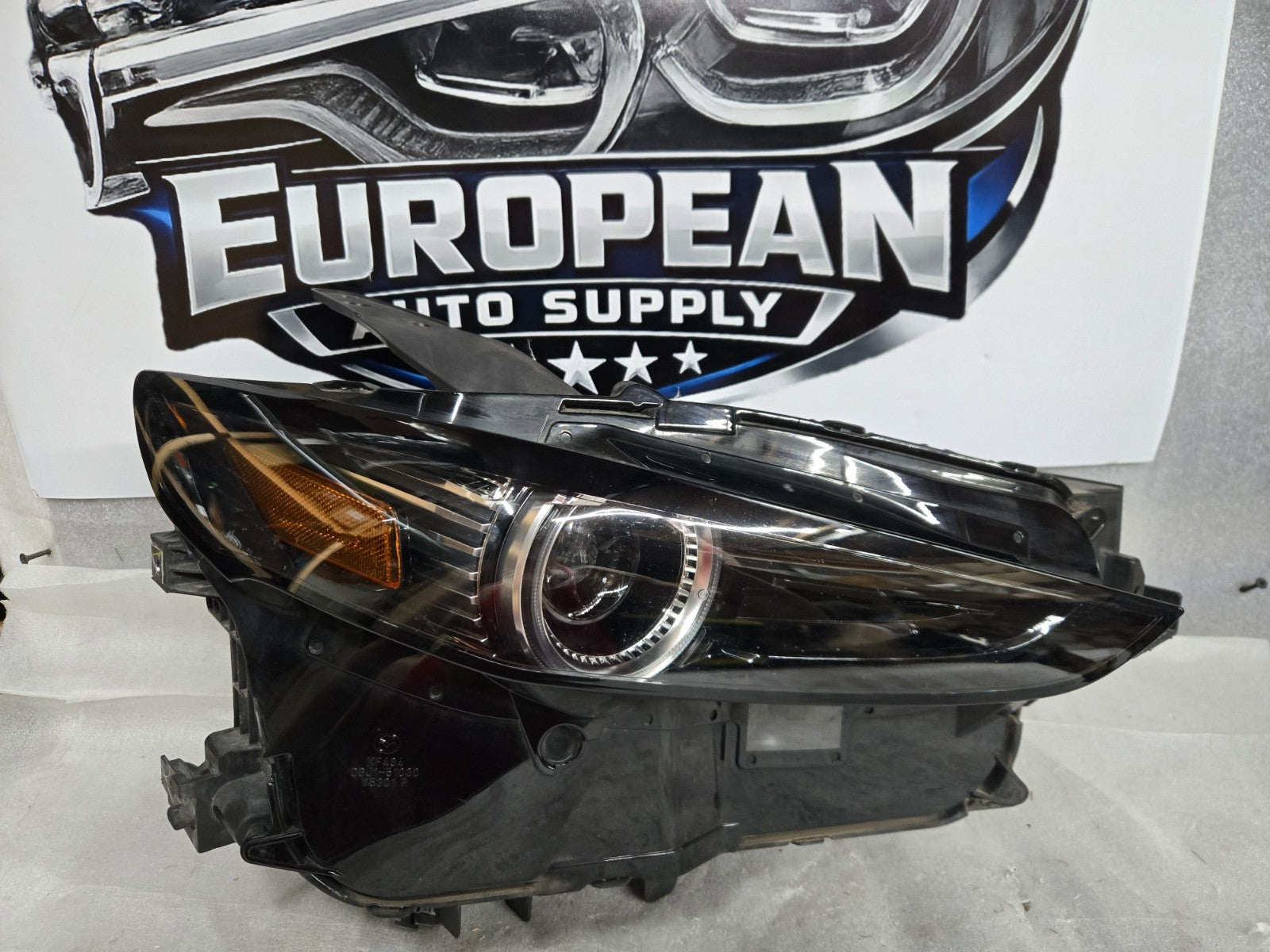 2020-2023 Mazda CX30 Right Passenger WITH Adaptive LED Headlight OEM DGJ1-51030