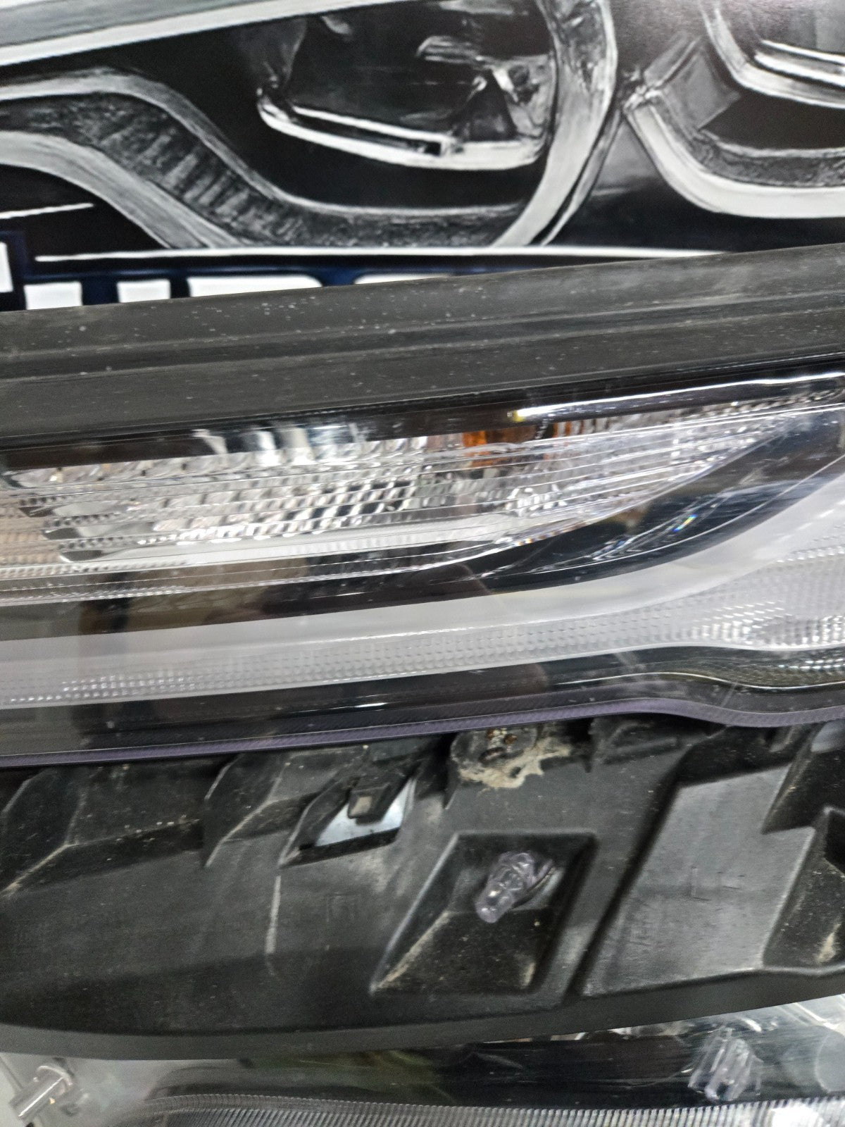 2021 - 2023 Chevrolet Trailblazer Left Halogen/LED Headlight 42827953 OEM