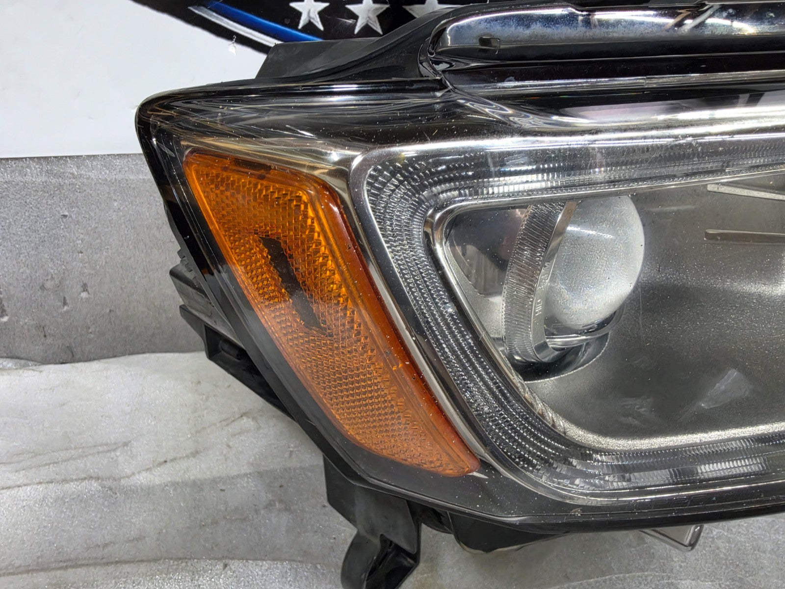 2014-2015 Jeep Grand Cherokee Passenger Xenon Headlight Non-AFS OEM 68111000AC