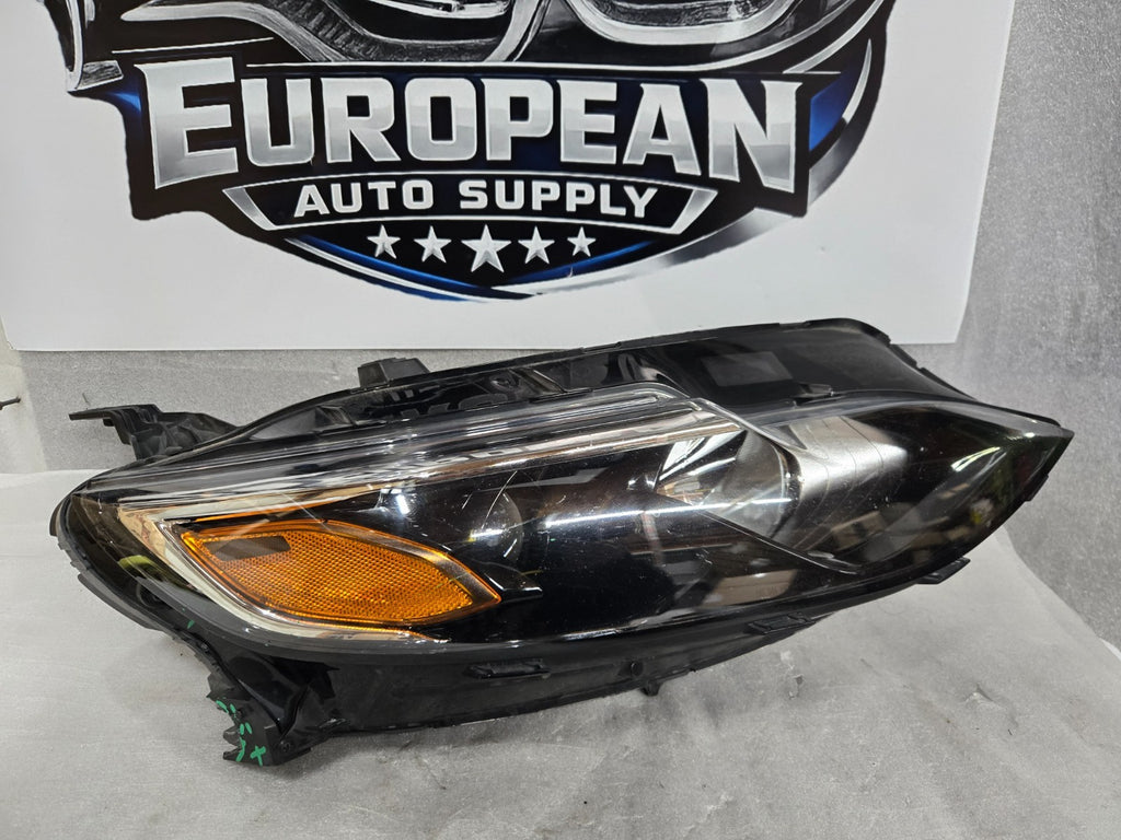 2019-2021 Chevrolet Malibu Right RH Passenger Halogen Headlight OEM 84680166