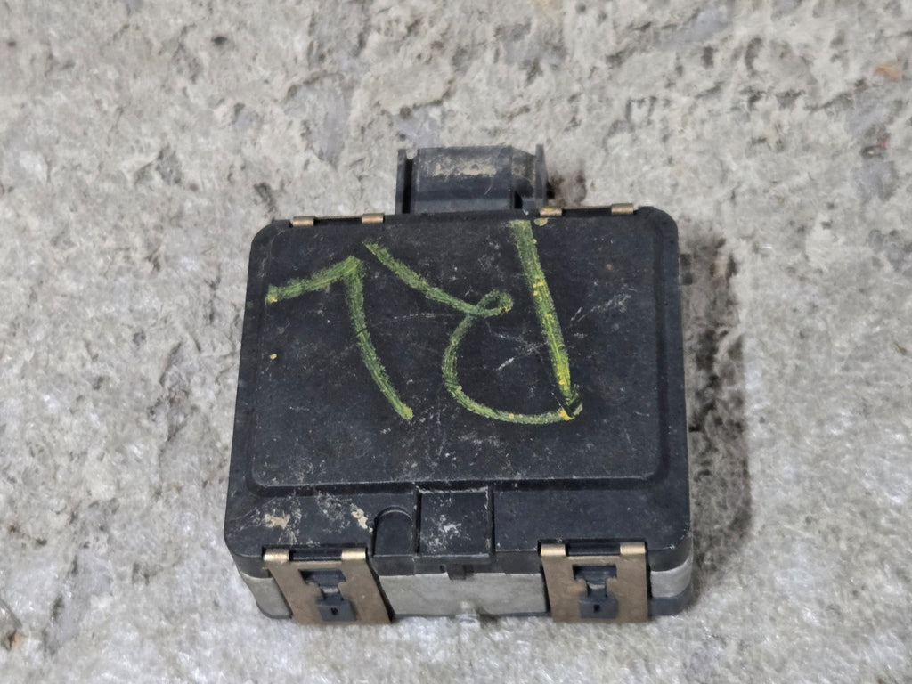 16 17 18 NISSAN MURANO FRONT DISTANCE RADAR SENSOR 28438-9UC0A EB OEM used