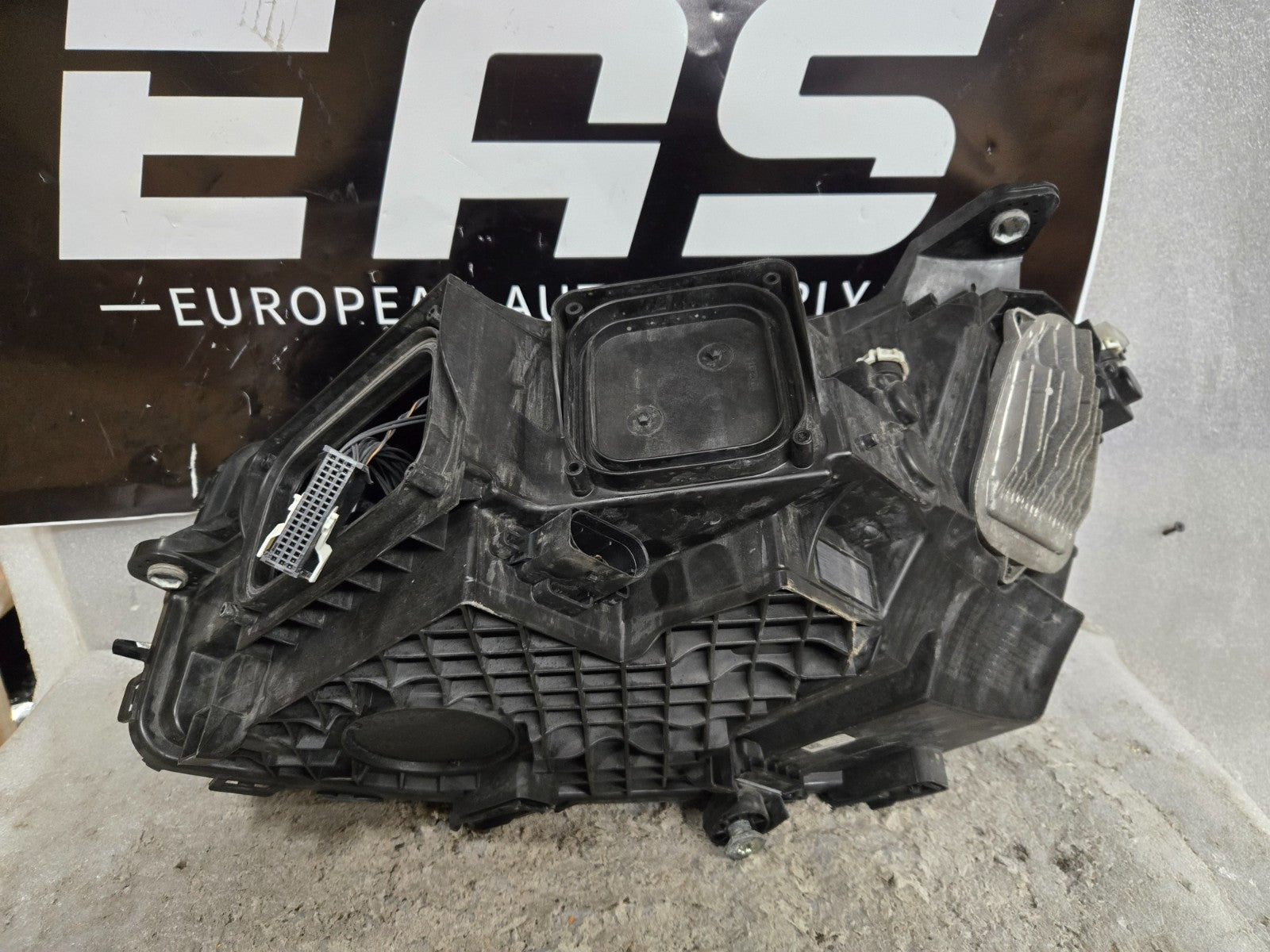 2016-2019 Mercedes Benz GLC GLC300 GLC43 Right RH LED Headlight OEM A2539065601