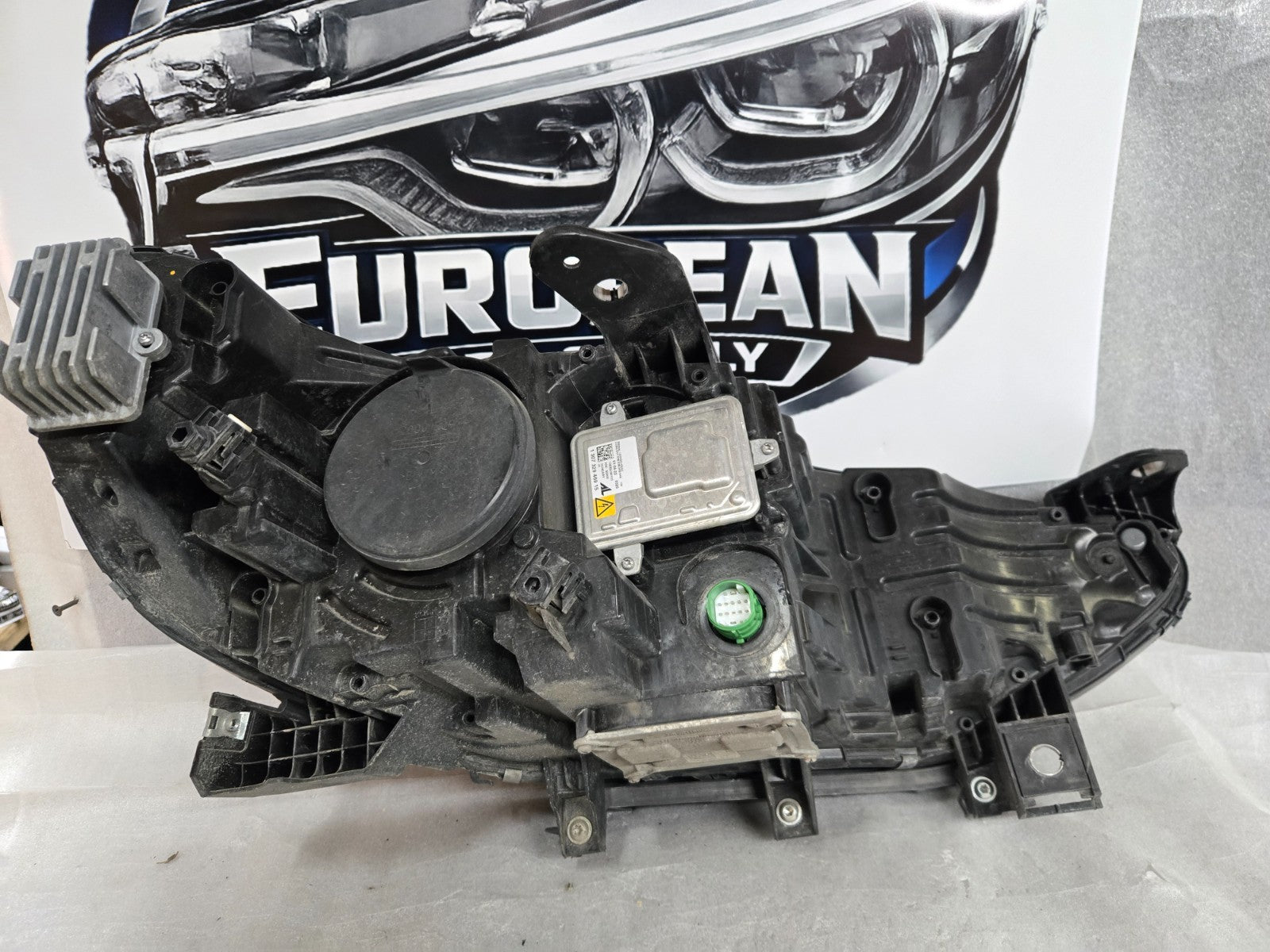 2017-2023 Alfa Romeo Stelvio Front Driver/LH Xenon HID Headlight OEM 50563963