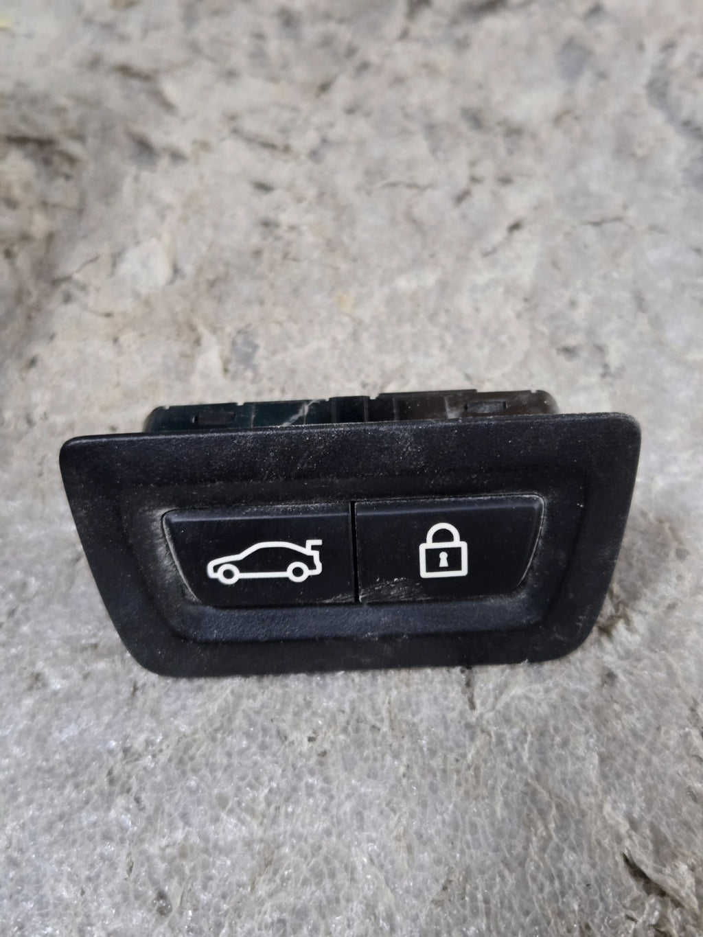 2009-2015 BMW 750i 750Li Trunk Door Opener Lock Unlock Control Switch OEM
