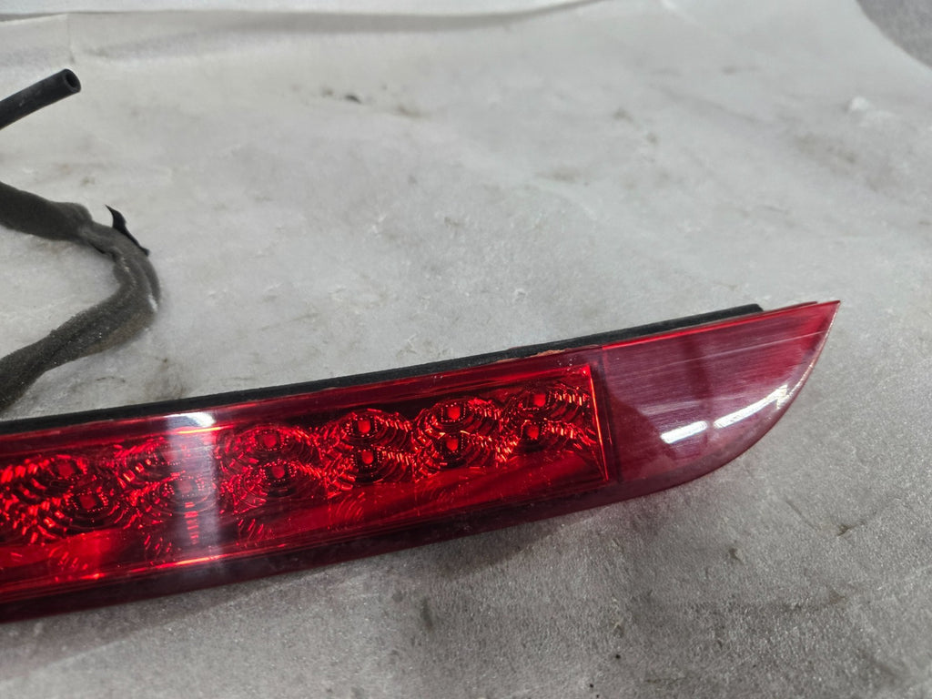 2015 - 2019 Hyundai Santa Fe XL Spoiler Mounted 3rd Third Brake Light LED OEM