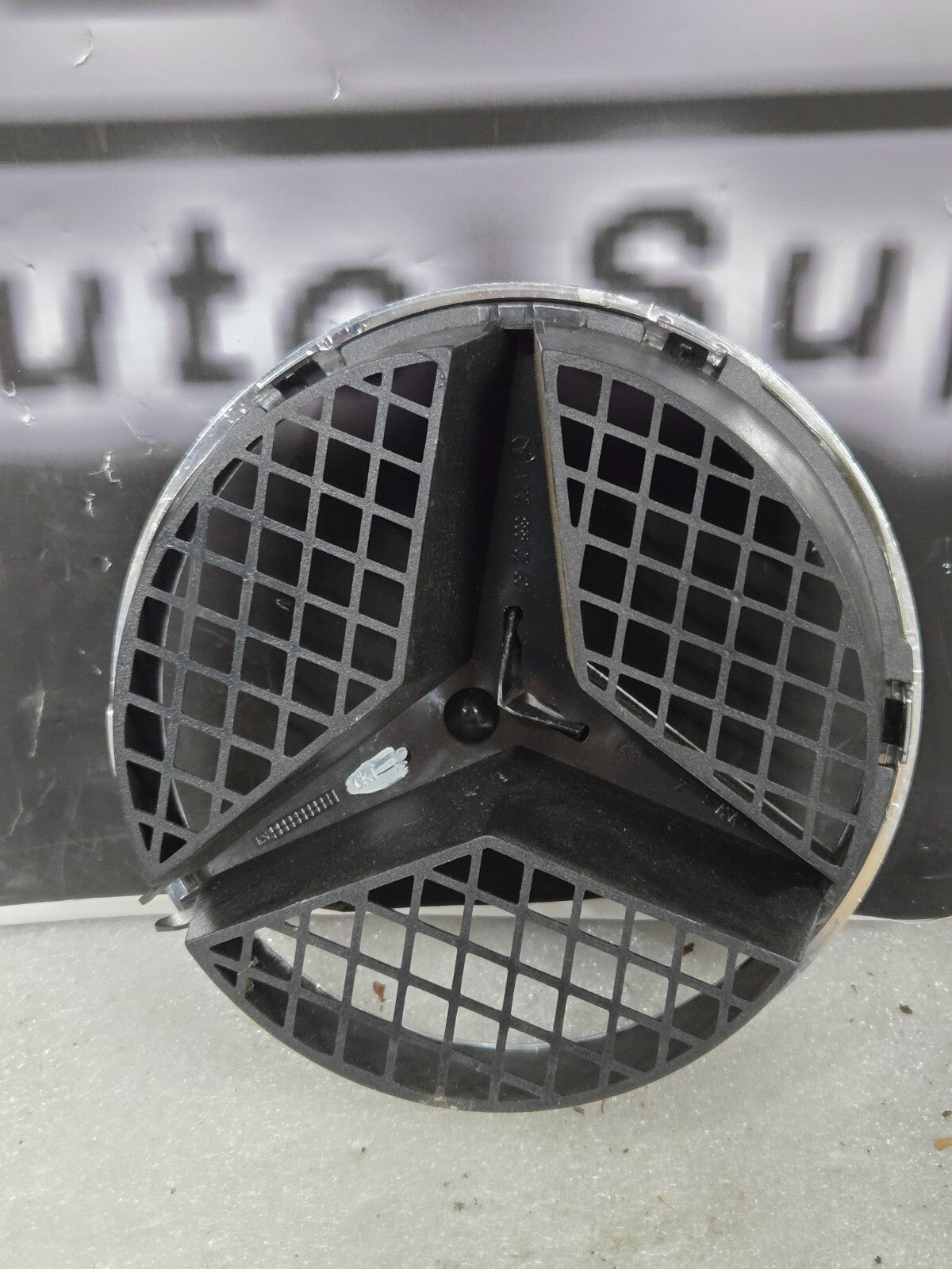 2008-2014 W204 MERCEDES C250 GRILL STAR HOUSING OEM A2078880260