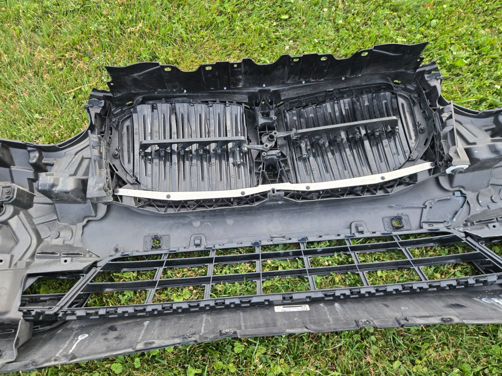 2019-2023 BMW X5 G05 FRONT BUMPER COVER 5111-7421791 OEM *NEAR COMPLETE