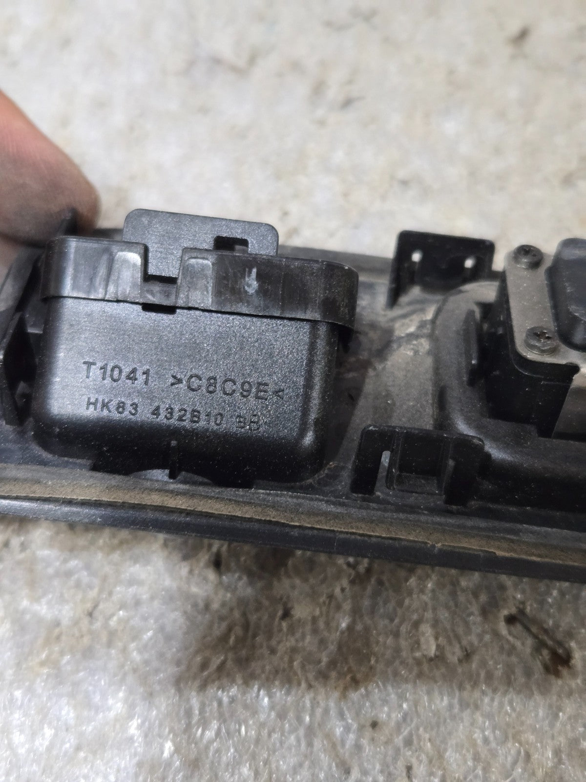 2017-20 Jaguar F-Pace Tailgate Release Handle Switch W/ Camera HK83432B10BB OEM