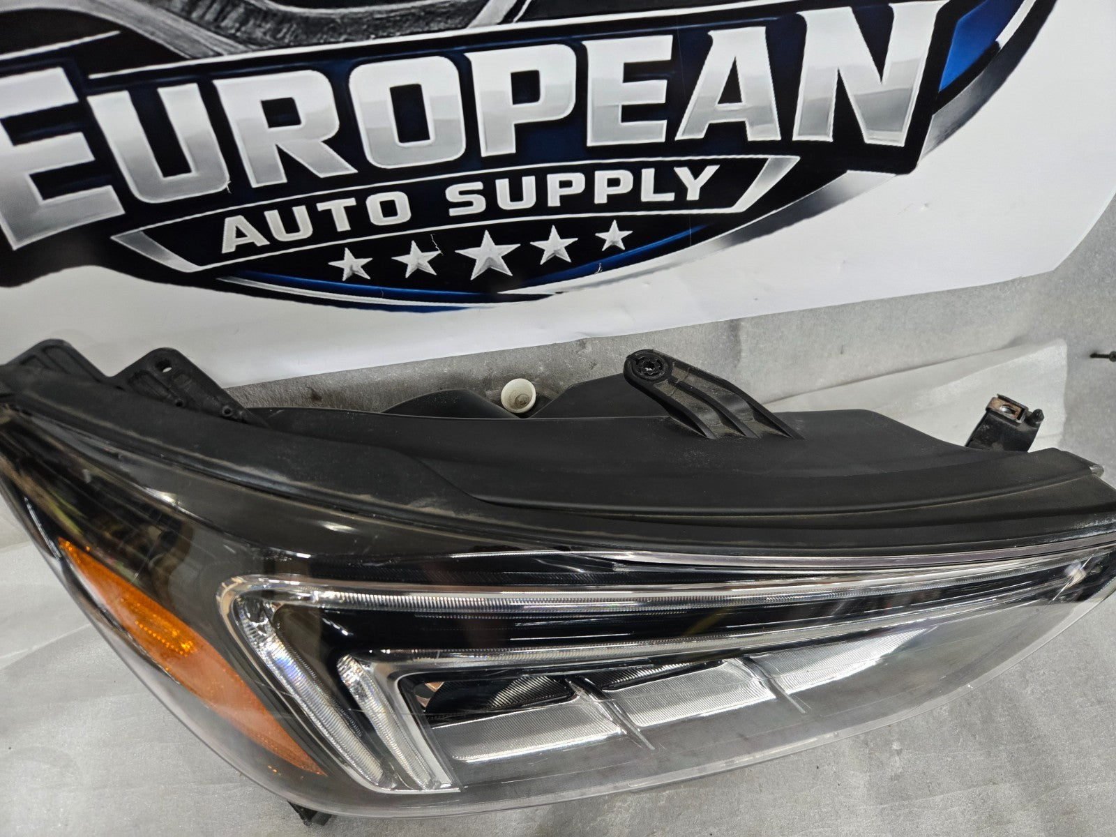 2017-2020 Buick Encore Right Passenger Full LED Headlight OEM 42679381 COMPLETE