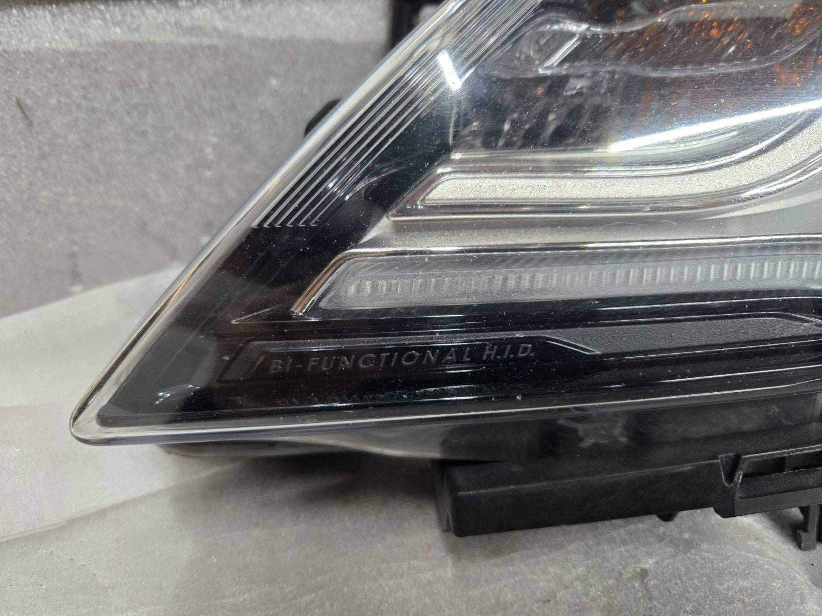 2015-2018 Lincoln MKC Headlight Xenon HID Left LH Driver OEM EJ7B-13006-A
